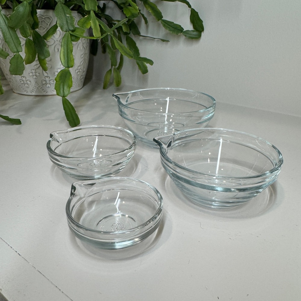 Pampered Chef Pinch Glass Nesting Prep Bowls with Pour Spout Set of 4 Clear USA